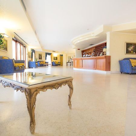 Hotel Royals Gate Rodi Garganico Exteriér fotografie