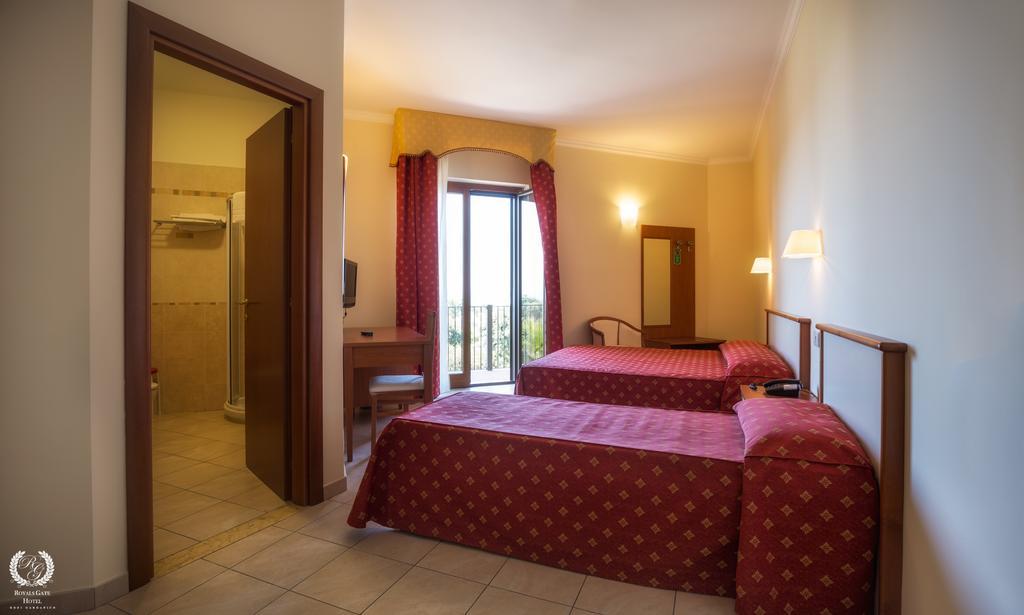 Hotel Royals Gate Rodi Garganico Exteriér fotografie