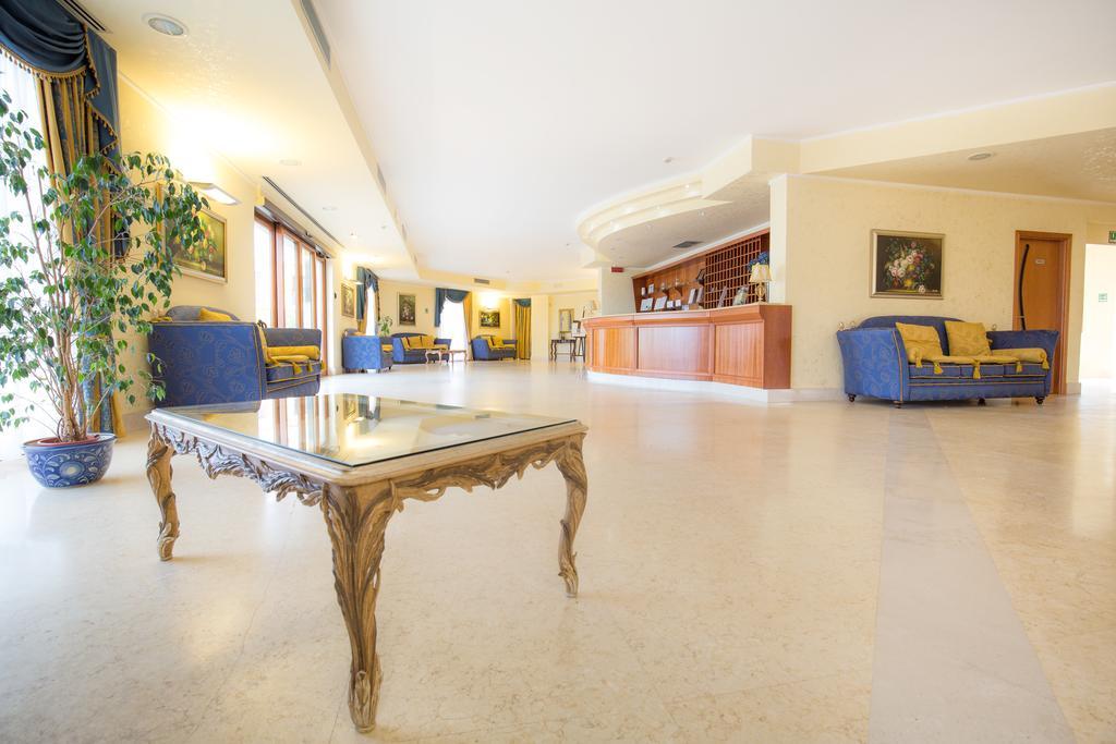 Hotel Royals Gate Rodi Garganico Exteriér fotografie